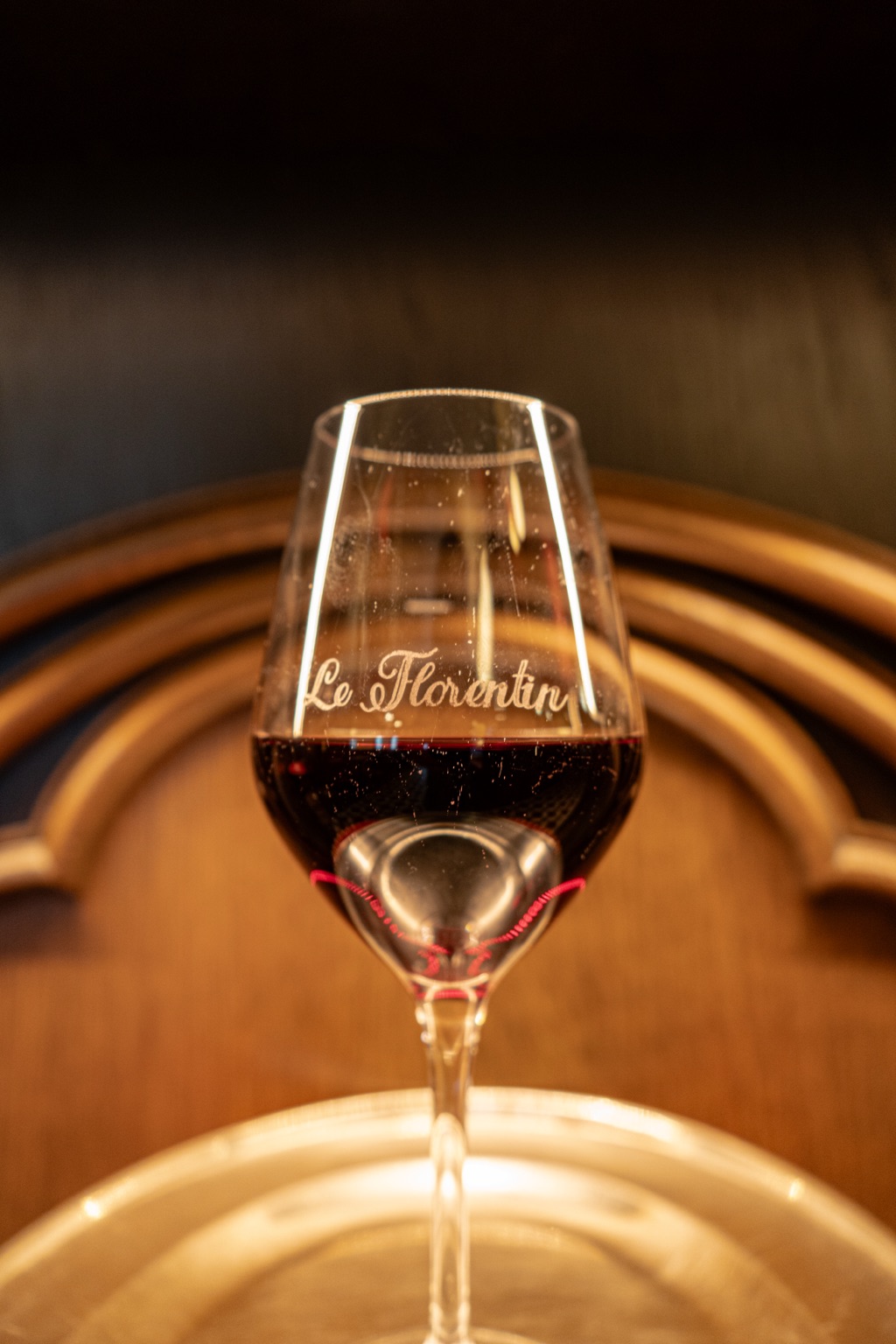 Confit de canard, pommes sarladaises et salade verte