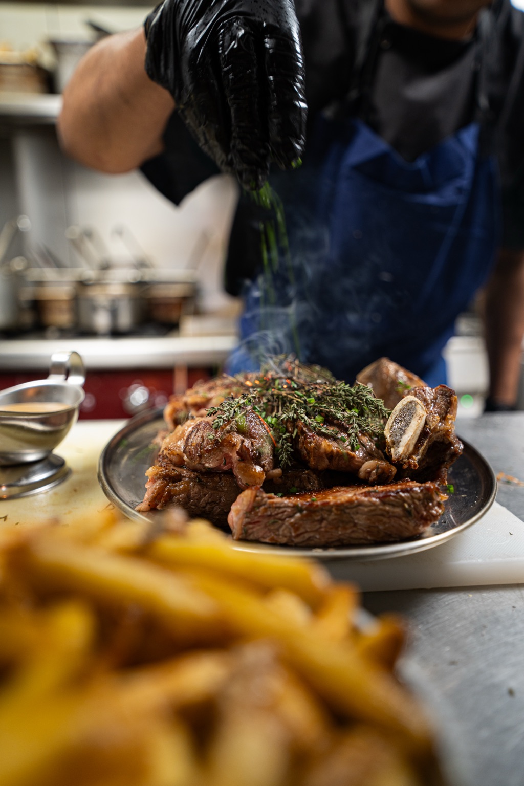 Escargots de Bourgogne, beurre d'ail et persil frais